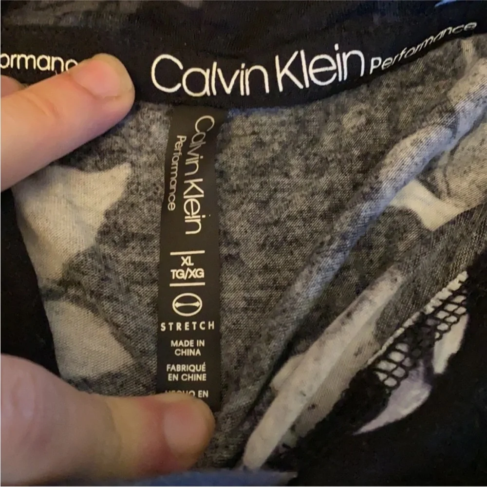 Calvin Klein performance floral cropped hoodie - Picture 2 of 3